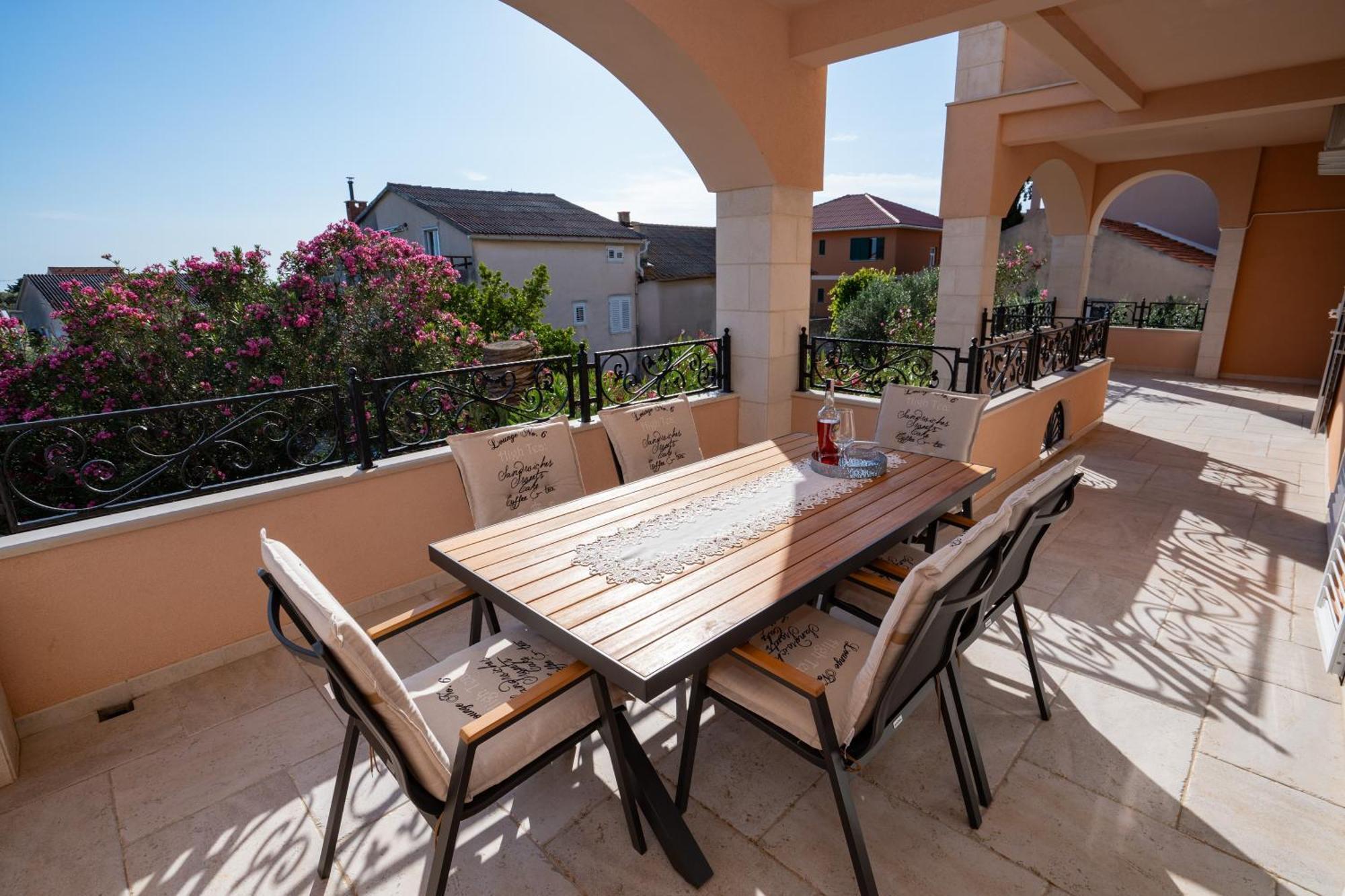 Apartments Tomulic Новалья Экстерьер фото